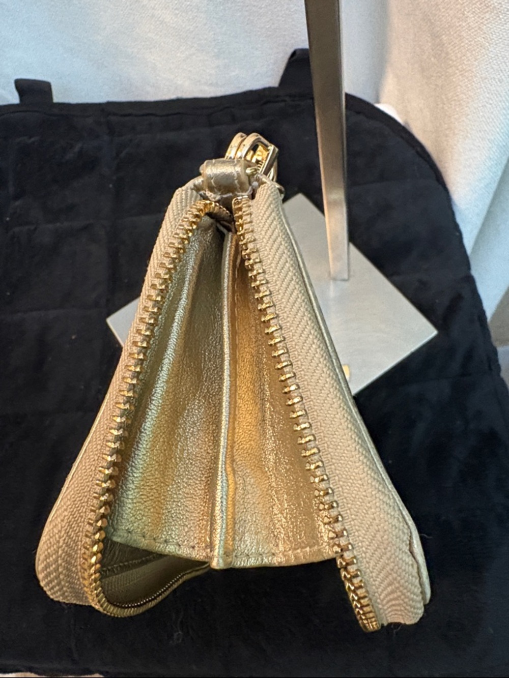 Tory Burch Metallic Gold Leather Zip Wallet - Picture 8 of 17